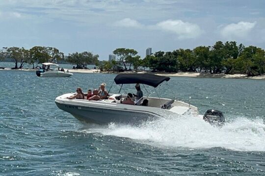 2Hr Private Boat Tour Miami Beach, Captain & Champagne, See the Island & Sandbar