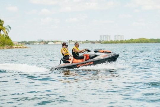 Ride the Waves : Boat tours, Jet Skis, Pictures & Drinks