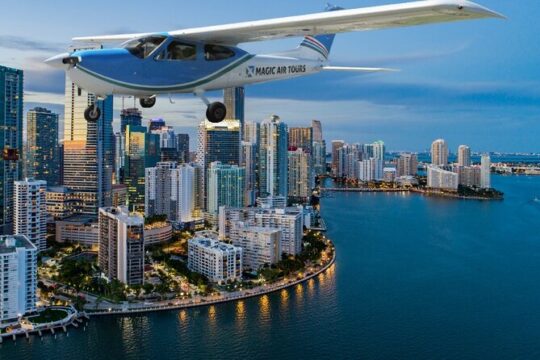 30-Minute Miami Beach Private Plane Tour