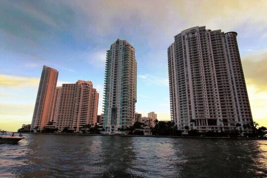 Miami: SkylineSunset Cocktail Cruise Biscayne Bay & Music