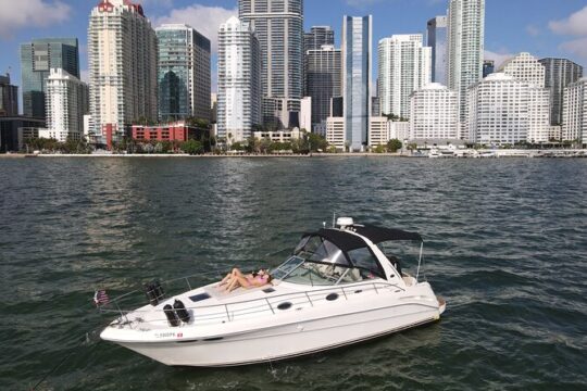 Private Boat Rental in Miami for up to 12 People