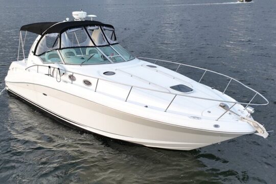 4 Hours Miami Bay Private Yacht Cruise