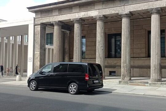 Airport TRANSFER Minivan Driver and Guide with Orientation Tour