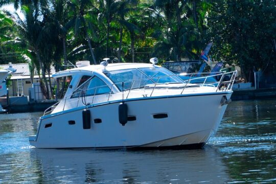 40' Sealine Cruise with Captain and Mate