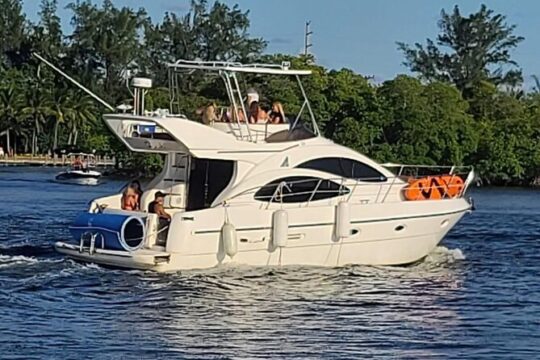 2 Hours Haulover Yacht Cruise for 13 people 50ft