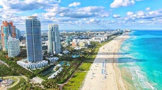 South Beach Private Tour with Sightseeing Yatch Experience